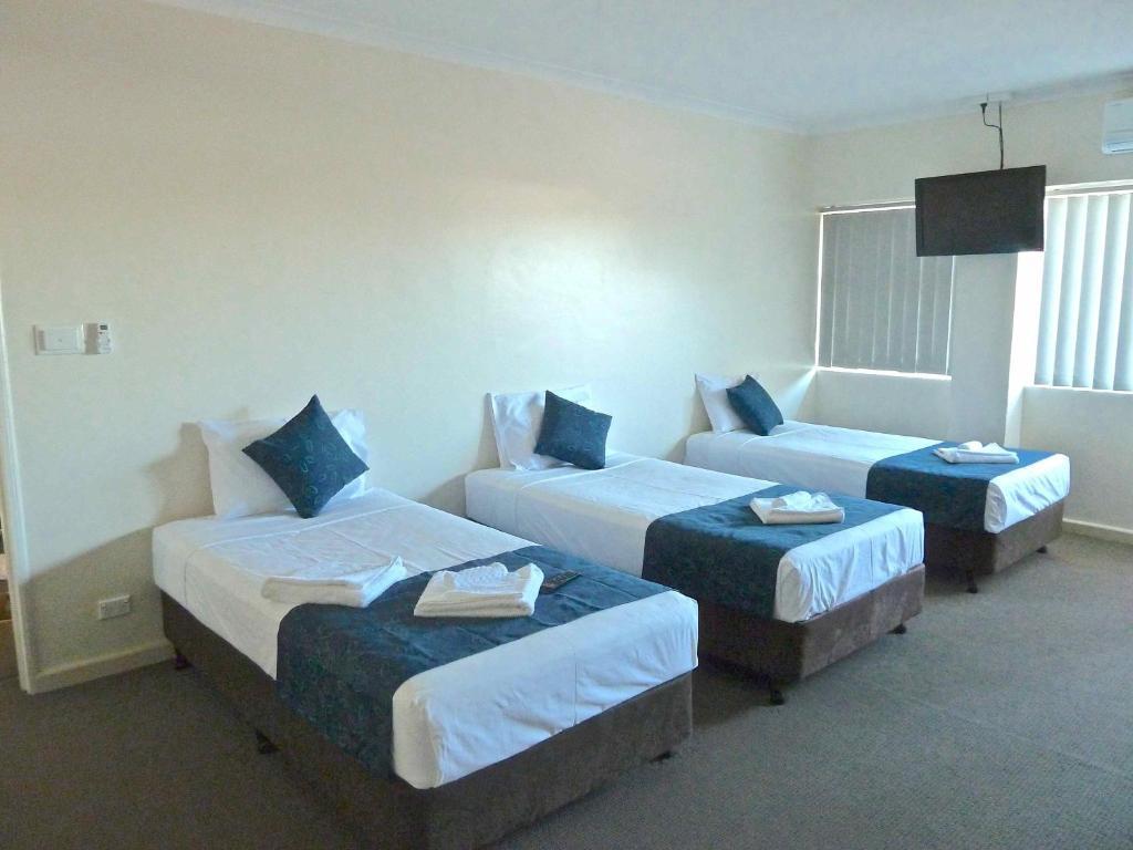 Lees Hotel Ingham Habitación foto